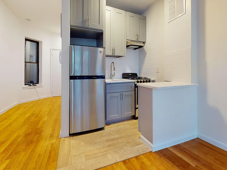 337 E 90th St #3D — Photo 4