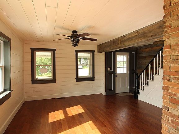 4th image of 8 Pond St