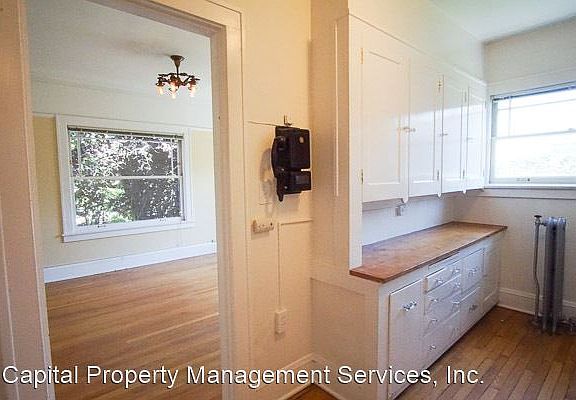 5th image of 635 NE 23rd Ave APT 22