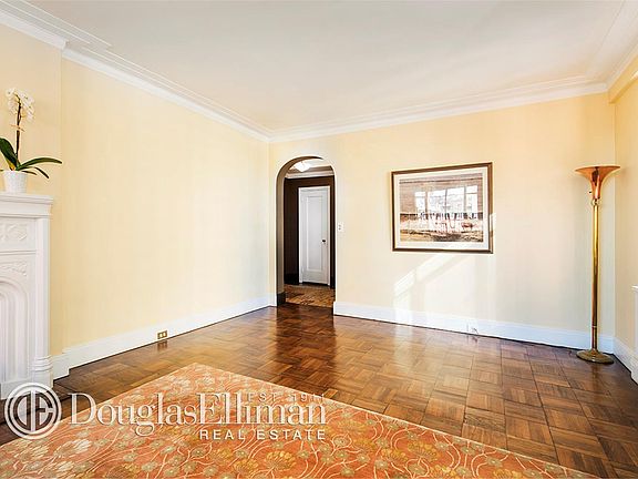 5th image of 25 Central Park W APT 17T