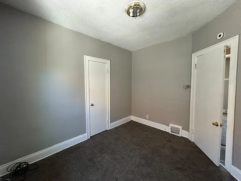 620 E 97th St #2 — Photo 14