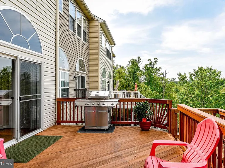 2372 Battery Hill Cir — Photo 16