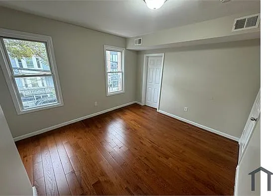 70 Summer Ave #2 — Photo 3