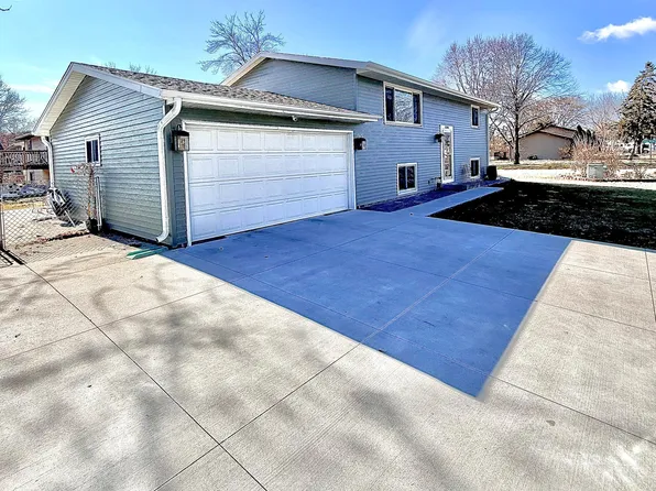 18203 Empire Trl, Farmington, MN 55024