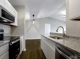 1511 Lake Pointe Way, Centerville, OH 45459