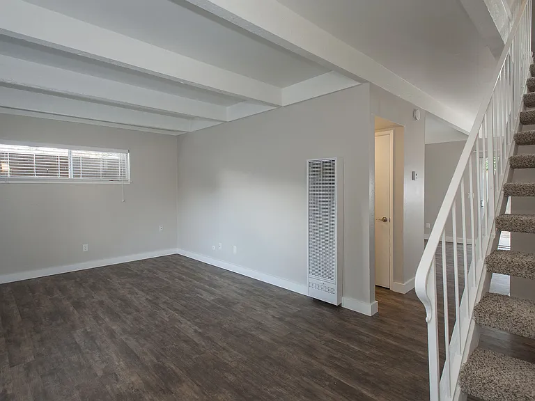 Monterey Townhouse — Photo 7