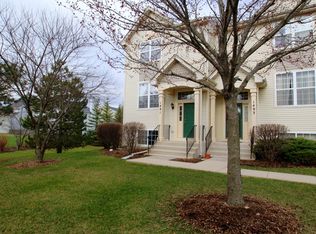 1491 Savannah Ct, Gurnee, IL 60031