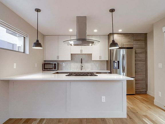 4th image of 1386 Zenobia St #1