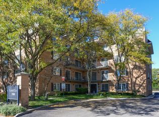 3500 Church St APT 202, Evanston, IL 60203