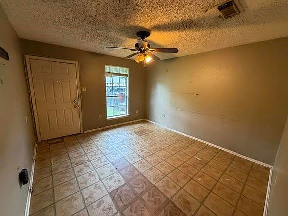 4th image of 2245 Vickers Dr