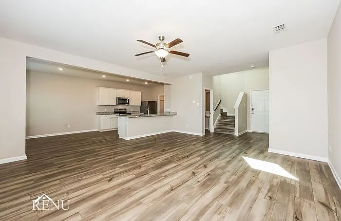 4 bed, 2.5 bath, 2153 sqft, $2,185 — Photo 4