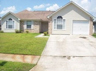 210 Finn Cir, Savannah, GA 31419