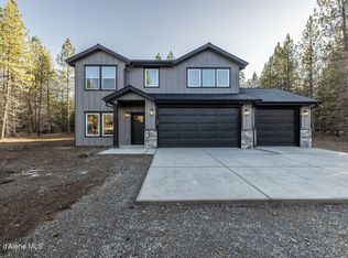 7832 E Autry Ln, Athol, ID 83801