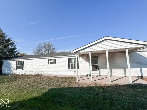 86 Fountain Lake Dr, Greenfield, IN 46140