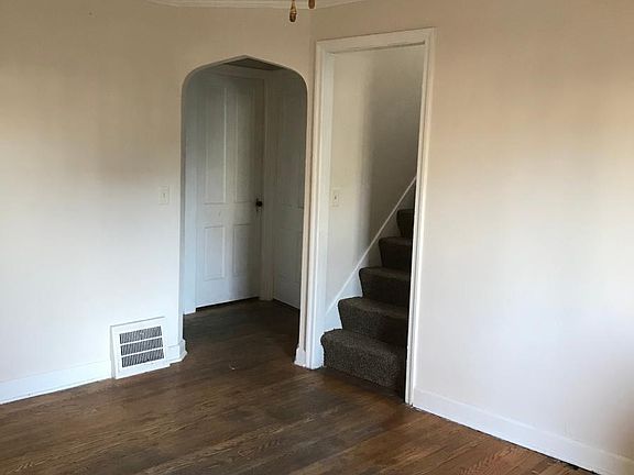 2nd image of 602 17th St NW #House