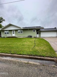 275 8th Ave S, Carrington, ND, 58421