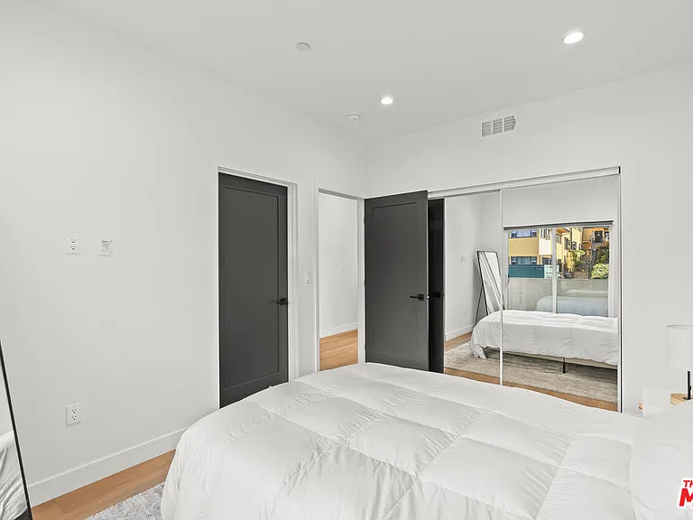 234 1/2 S Carondelet St — Photo 13