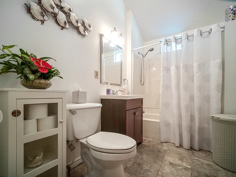 2511 Dauphine St — Photo 10