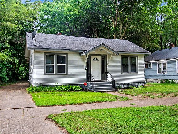 3rd image of 1156 McAllister Ave