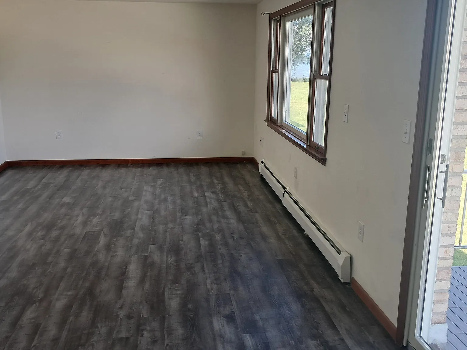 2 bed, 850 sqft, $975 — Photo 2