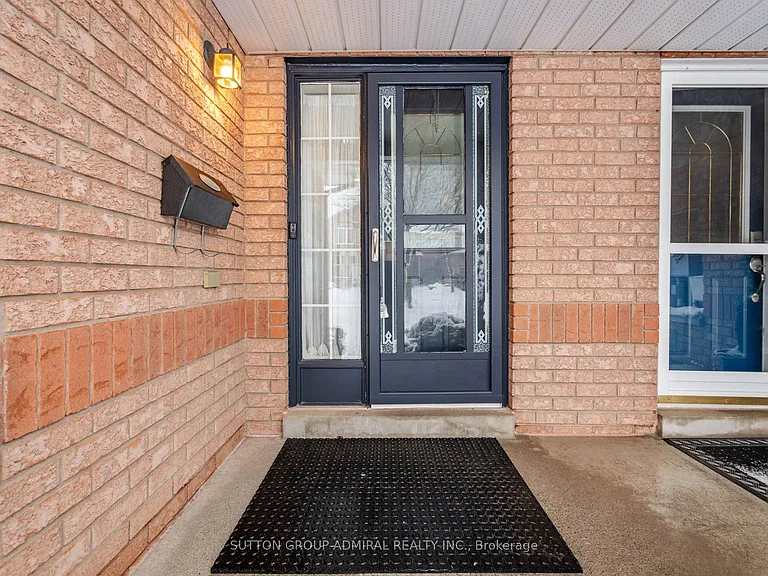 81 Parktree Dr — Photo 2