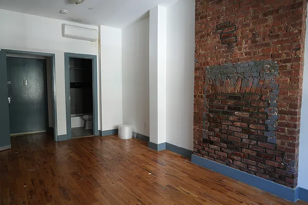 Rented by WaterStone Group, LLC | media 6