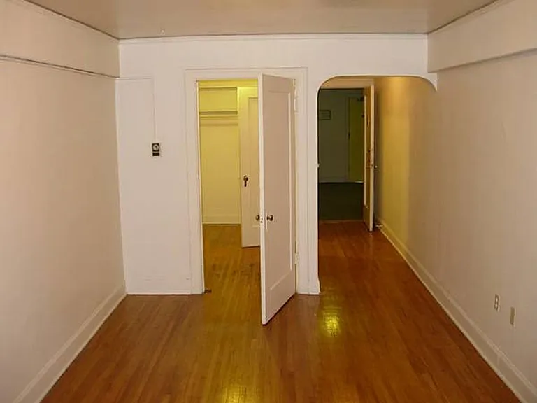 903 Bellevue Pl E — Photo 6