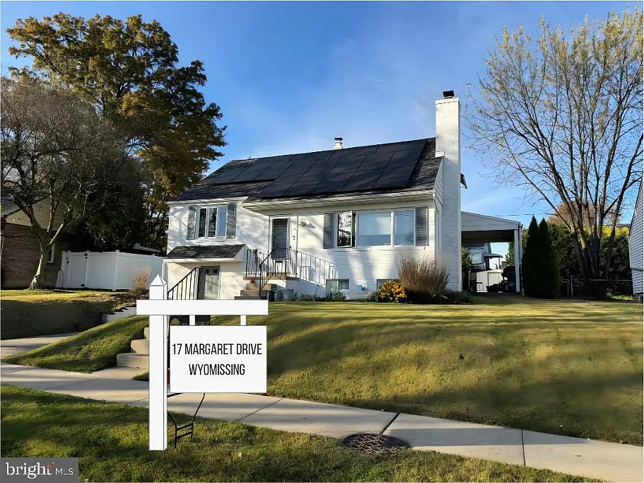 17 Margaret Dr photo 1