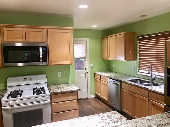 3rd image of 8837 NE 178th St