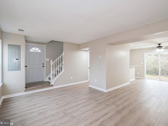 4th image of 140 Kalmia Ct