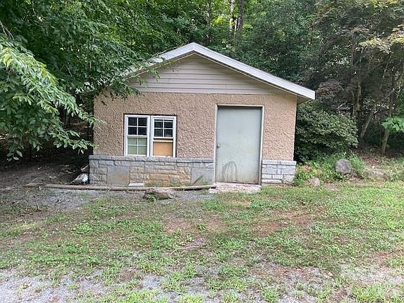 3rd image of 94 Robertson Dr