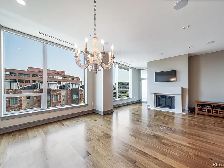 100 Detroit St #403 — Photo 14