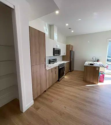 5th image of 10043 89th Ave NW