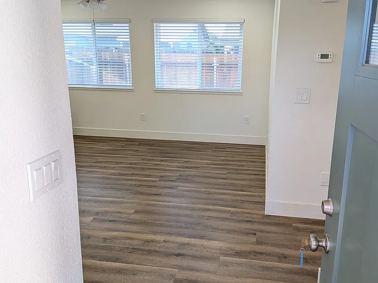 3143 Stern Way — Photo 3