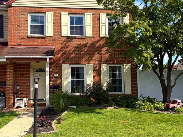 77 Andover Dr, Langhorne, PA 19047