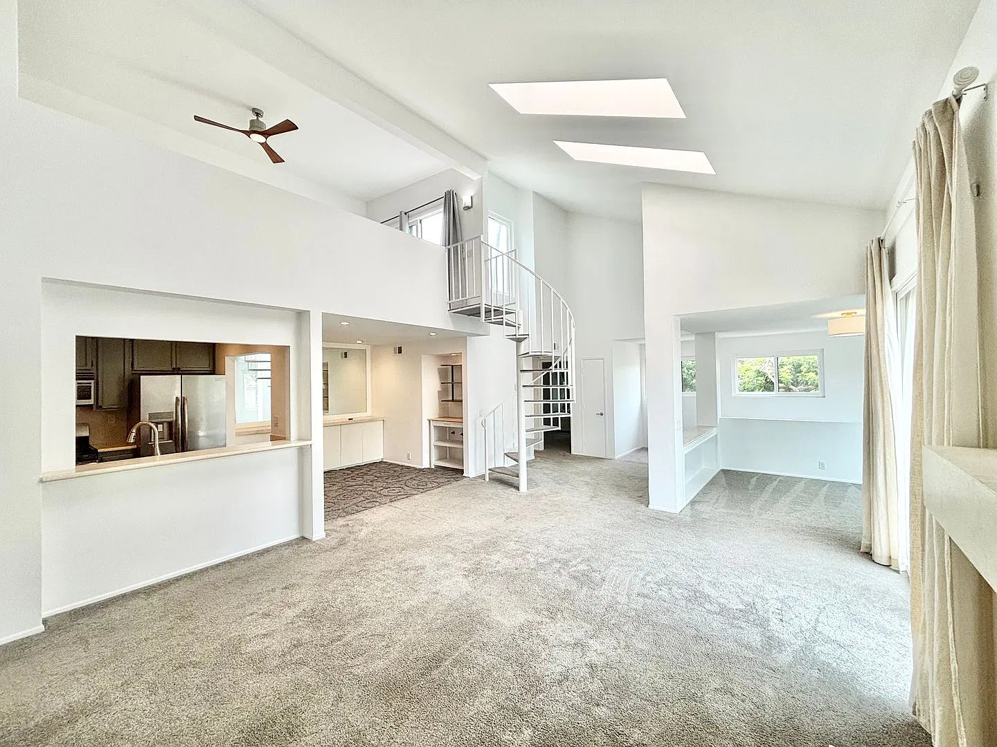 2287M Oxnard Shores | 2 Bed + 2 Bath | The Colony — Photo 2