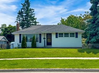 513 Annapolis Ave #2, Oshawa, ON L1J 2Y8