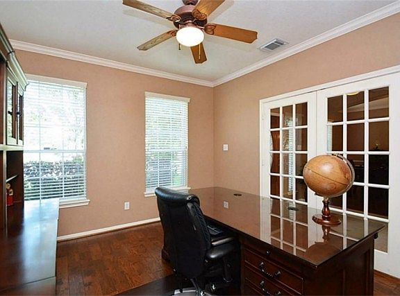 4th image of 3222 Overby Park Ln