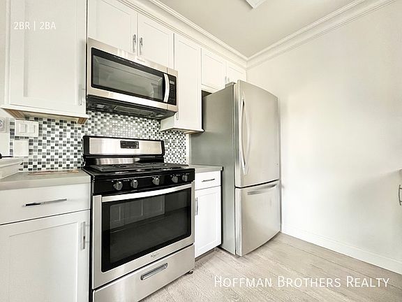 4th image of 5754 Hazeltine Ave #3A