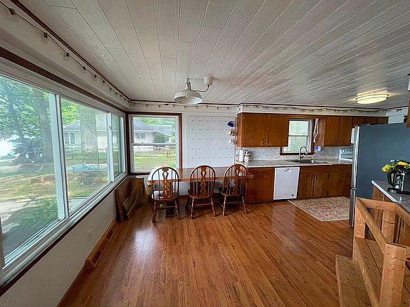 5th image of 1401 Lakeview Dr