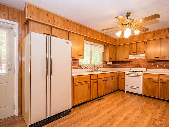 4th image of 1733 N Autumn Ln