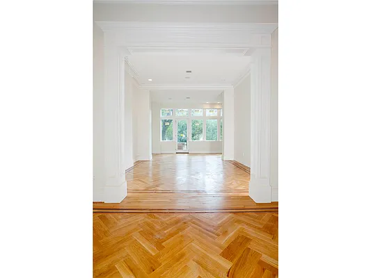 Sold by Douglas Elliman | media 15