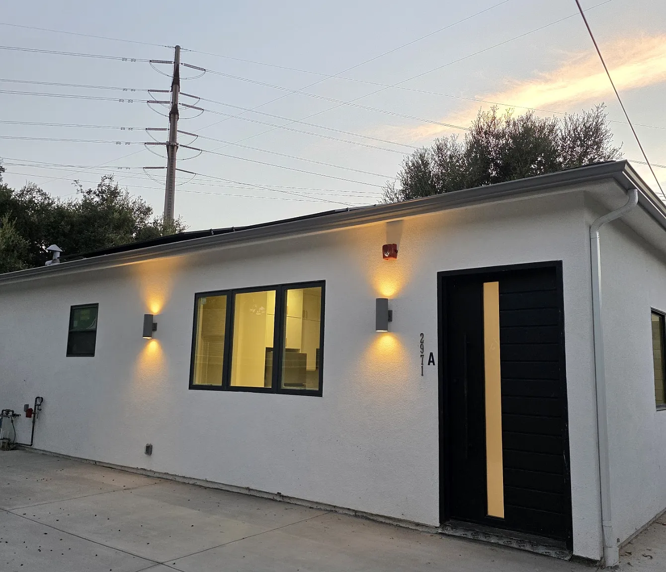 2 bed, 2.5 bath, 1000 sqft, $4,985 — Photo 1