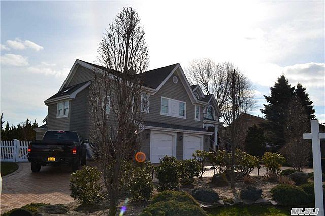 1st image of 324 Bay Dr
