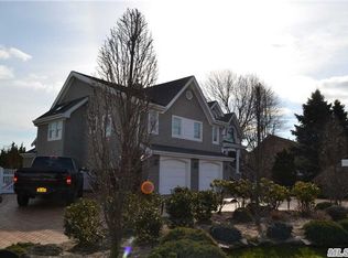 324 Bay Dr, Massapequa, NY 11758