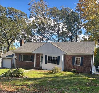 37 Deerfield Rd, Cranston, RI, 02920