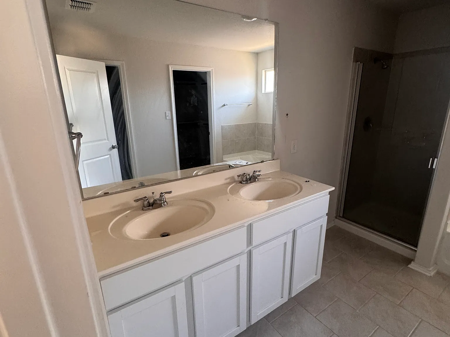 3 bed, 1660 sqft, $2,000 — Photo 3