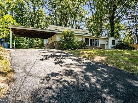3rd image of 1378 Sheep Hill Rd