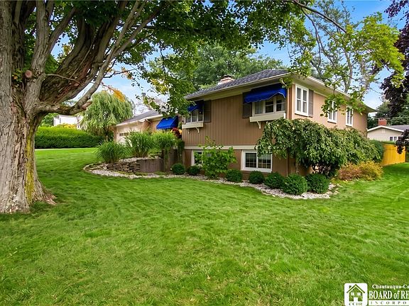 4th image of 8 Emory Dr