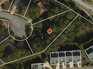 720 Lake Forest Ct, Roswell, GA 30076